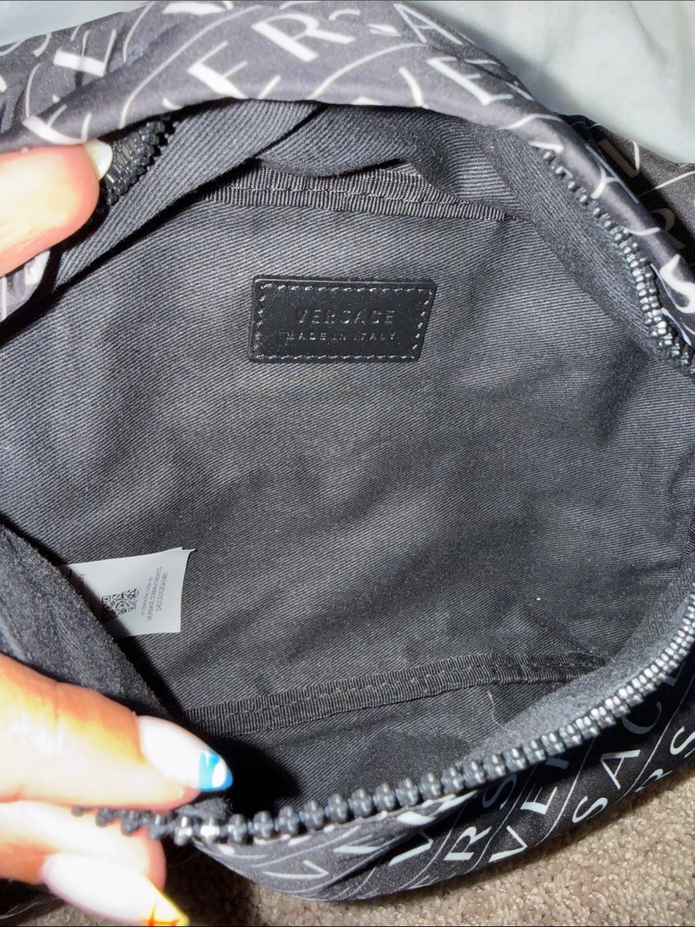 Versace Black Logo-Print belt bag - Picture 8 of 11